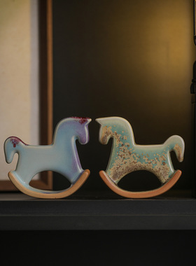 稀缺质感创意陶瓷摇摇马趣味桌面可爱个性茶宠小摆件茶桌书房软