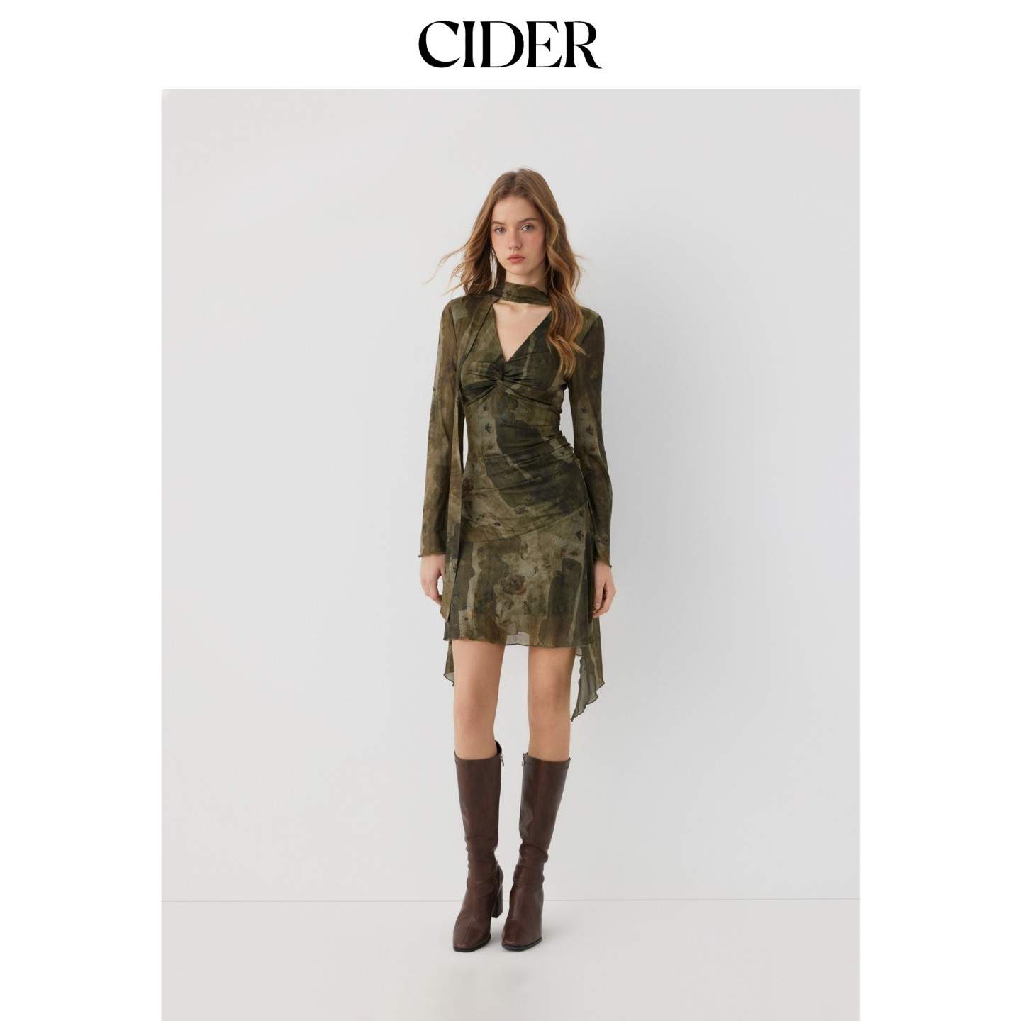 CIDER2026秋季新品抽象系带扭褶网纱V领迷你连衣裙114727348图片