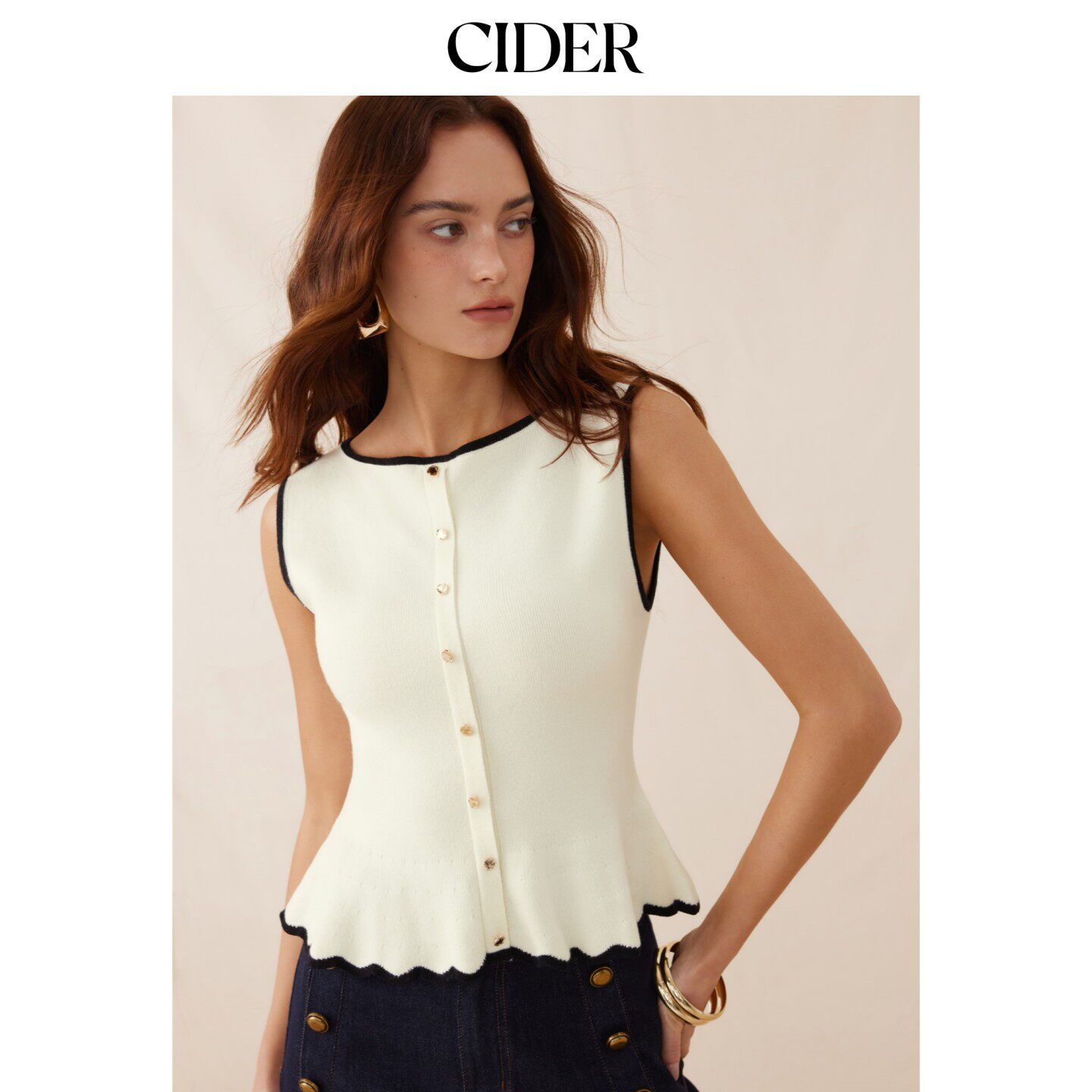 CIDER2026春季新品针织船领撞色荷叶边金属纽扣背心115281121