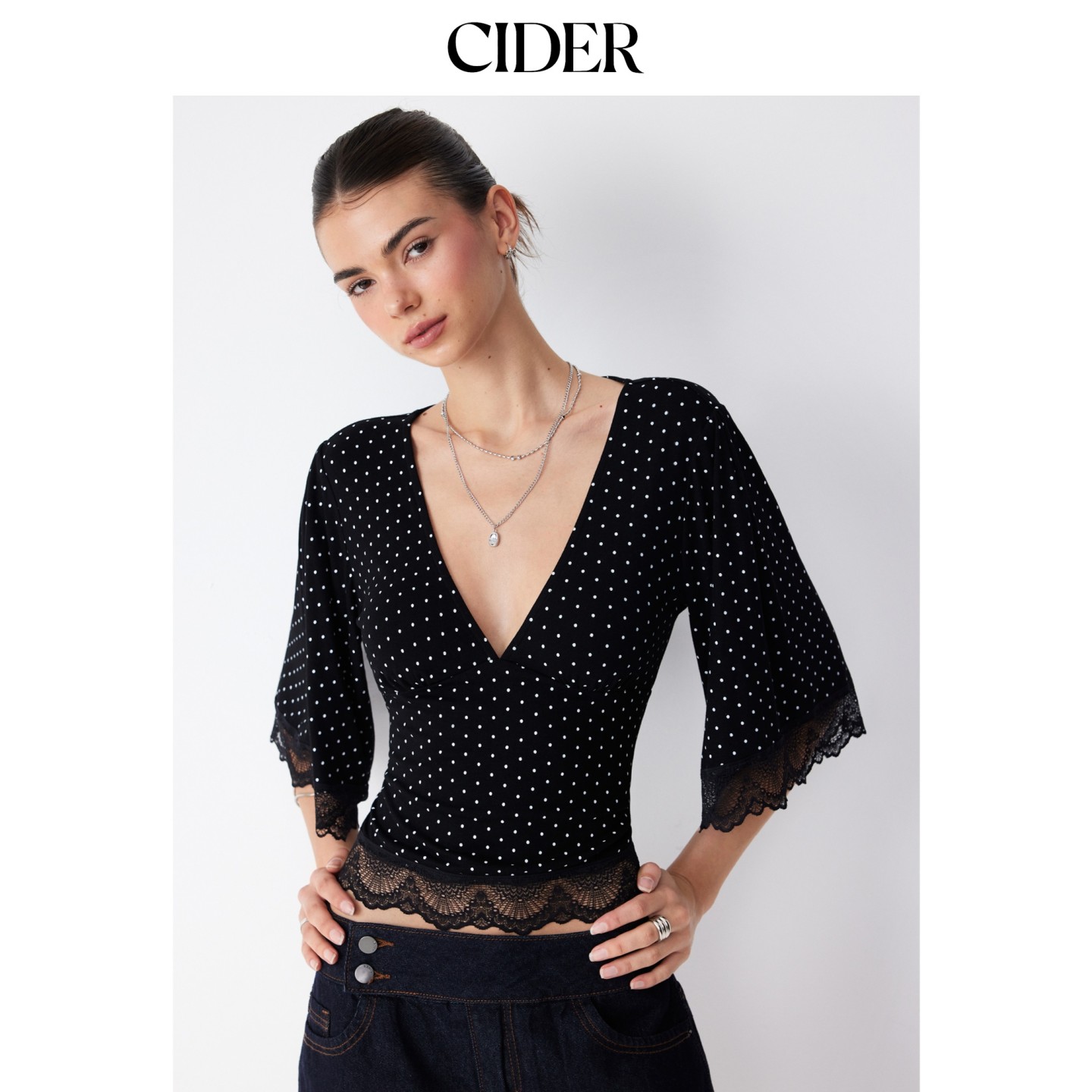 CIDER2026早秋季新品波点V领喇叭袖蕾丝镶边上衣115616967图片
