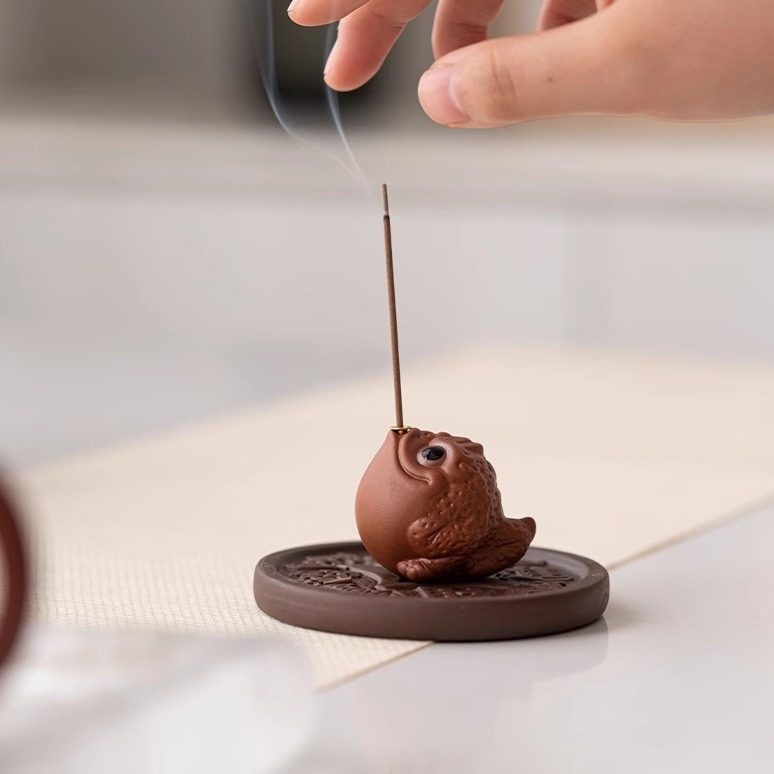 桌面香薰炉摆件招财紫砂迷你金蟾线香炉家用室内香插香座禅意茶台