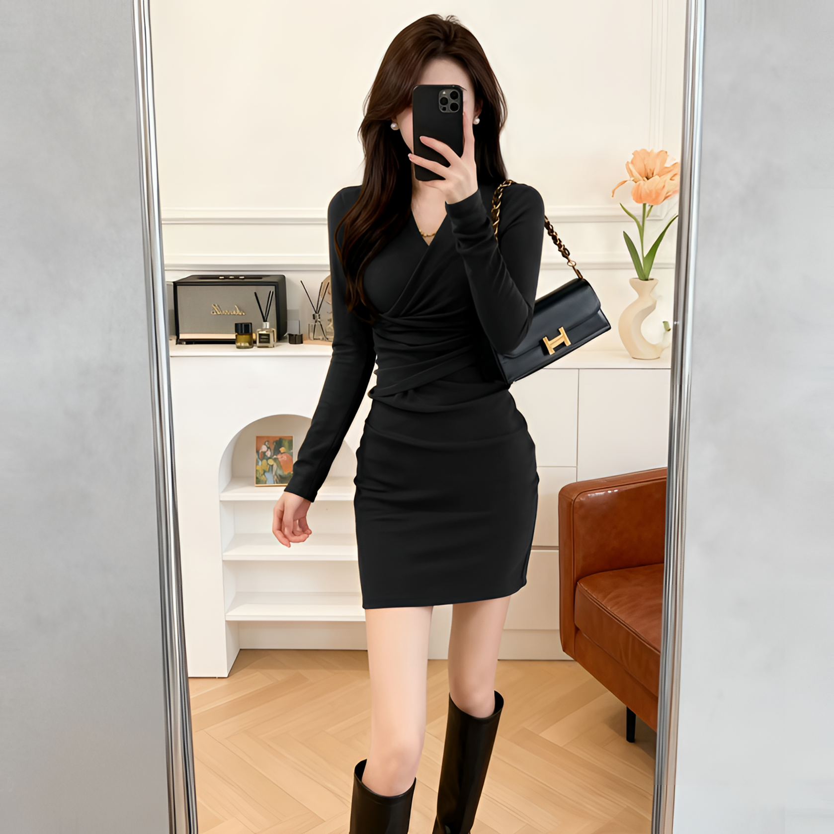 法式V领性感连衣裙女春秋新款收腰修身显瘦气质打底紧身包臀裙子