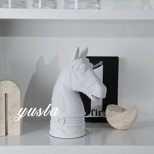 意式简单树脂黑白马头雕塑艺术摆件售楼部客厅电视柜家居软装饰品