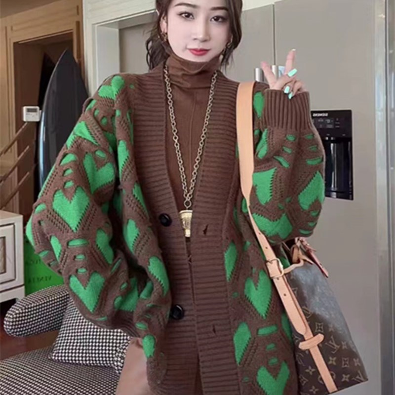 高级感春装爱心撞色毛衣外套女春秋大码宽松慵懒风中长款针织开衫