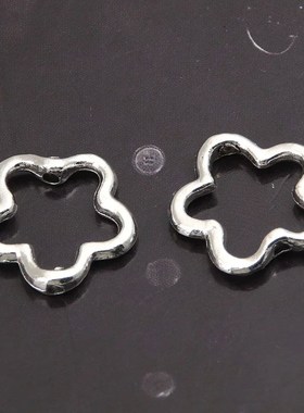 60pcs Silver Color 16x15mm Cute Hollow Flower CharVms Connec