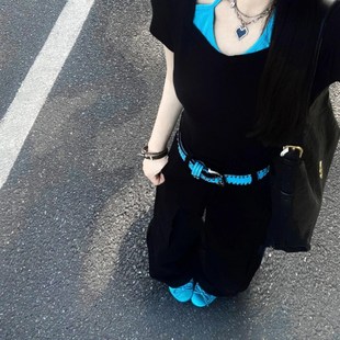 大码胖mm黑色纯欲辣妹挂脖假两件短袖t恤女夏紧身收腰显瘦短上衣