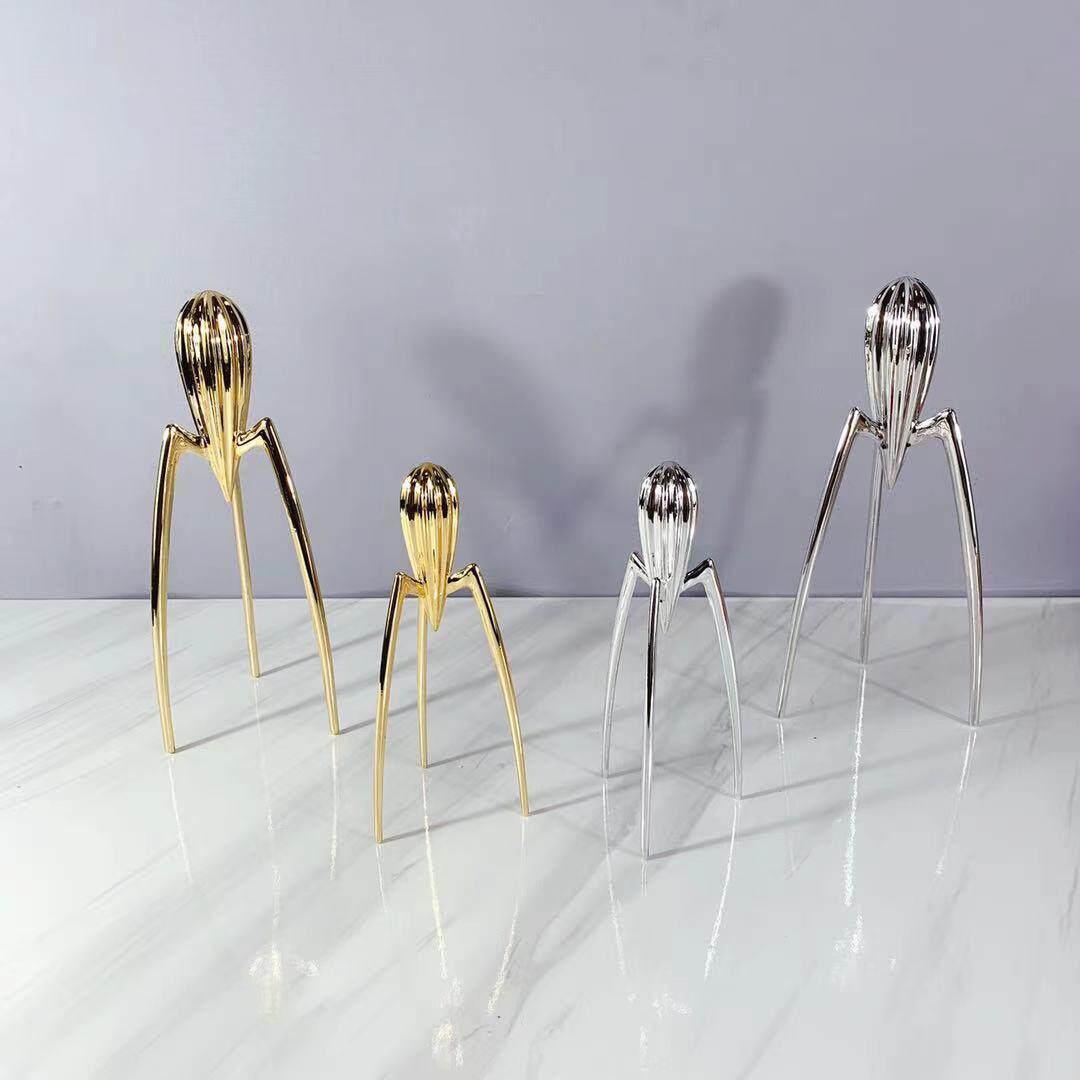 现代简约银色章鱼外星人榨汁器摆件样板房餐厅厨房客厅软装饰品