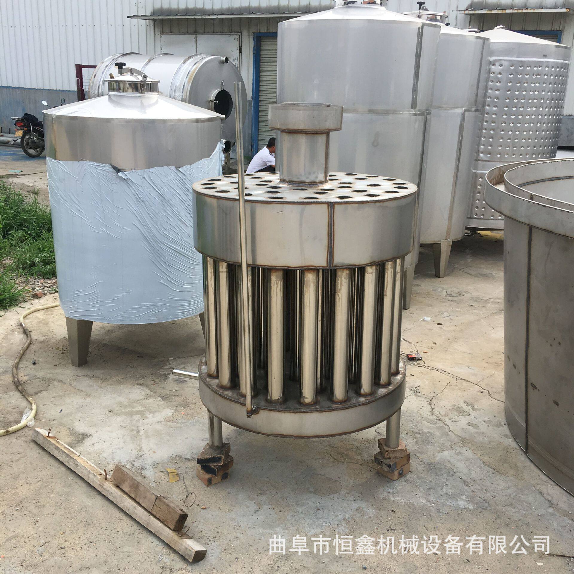 恒鑫制作固态酒酿酒设备投料500斤一体式纯粮食酒甑锅冷却器制作