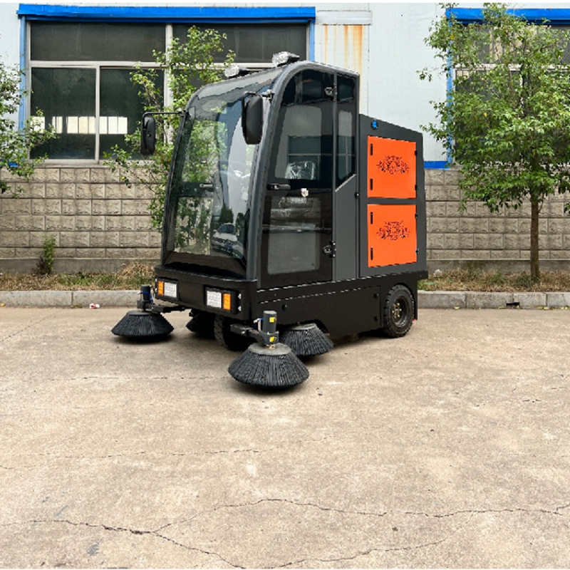 鲁鸿中型环卫扫地车2000型用于工厂车间园区工业清扫车