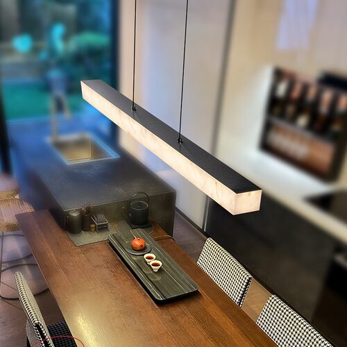 餐厅吊灯现代简约2025意式极简轻奢云石餐桌茶室岛台一字长条吊灯