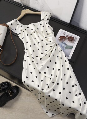 华子家 淡人穿搭!复古方领褶皱收腰波点连衣裙女25夏季新款43517