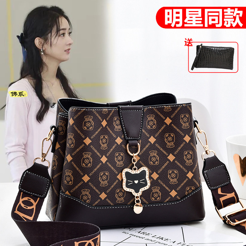 冬天水桶包包女2022新款潮时尚印花三层女包休闲百搭单肩斜挎包小