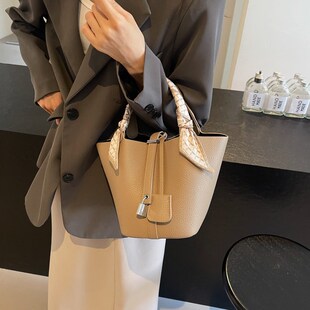 小众粉红大容量包包女2024新款 网红手拎通勤N菜篮子手提子母水桶