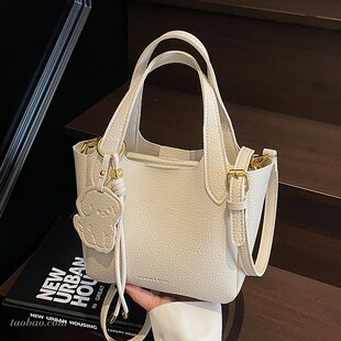 爆款 百搭斜挎包夏季 超火手提包水桶 时尚 高级感小包包女2j025新款