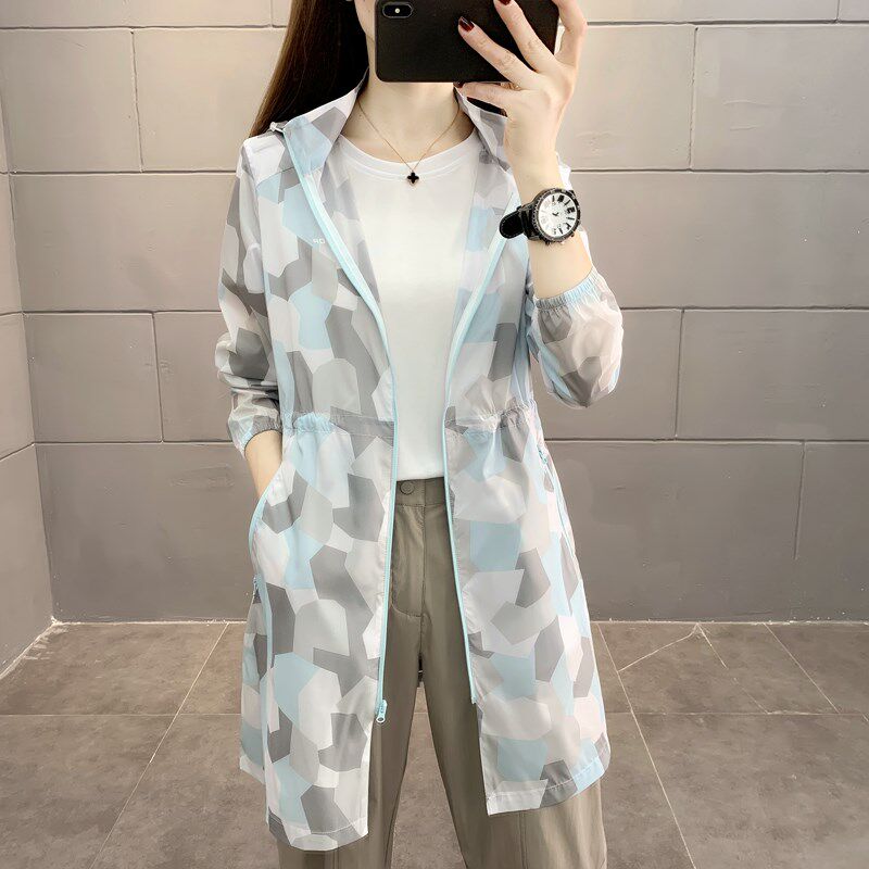 户外皮肤a风衣女2021夏季连帽中长款轻薄防晒服潮透气迷彩防晒衣