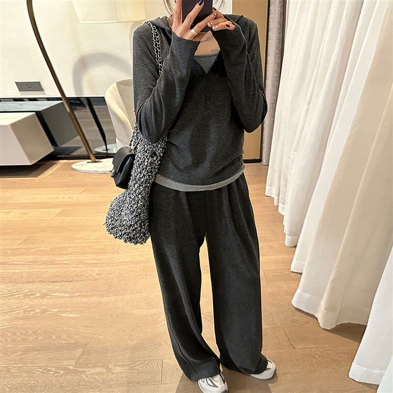 孕妇套装秋装2024新款慵懒背心V领连帽卫衣阔腿裤春秋冬季三件套