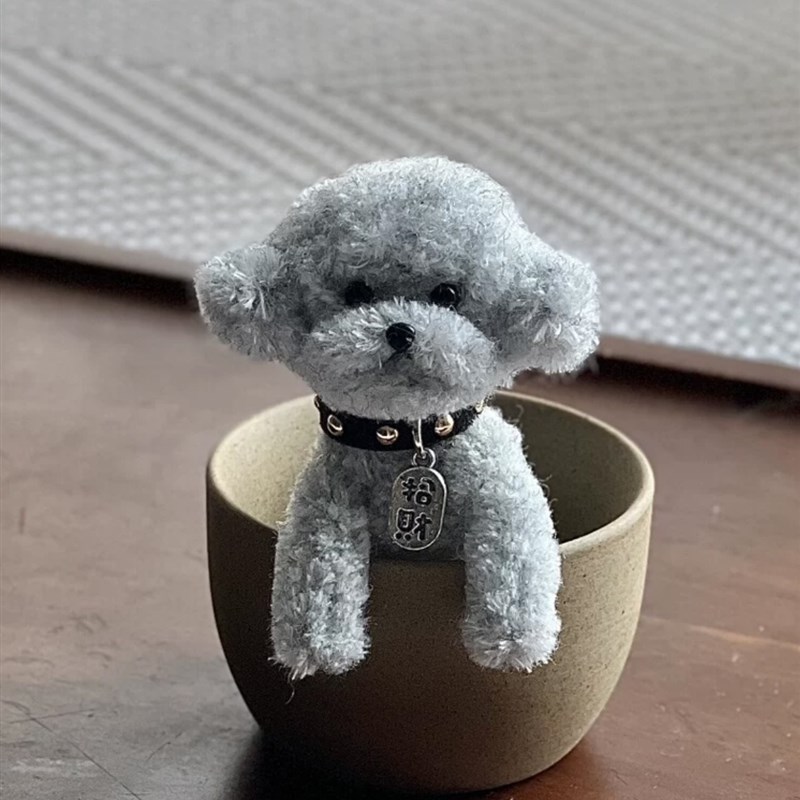 汽车中控台中控屏幕摆件趴趴工作台装饰品女生可爱c260le300l