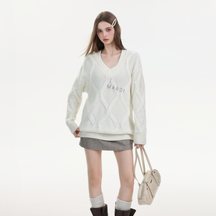 Mardi秋冬新款25年女士休闲宽松针织衫小众轻奢刺绣毛衣百搭上衣