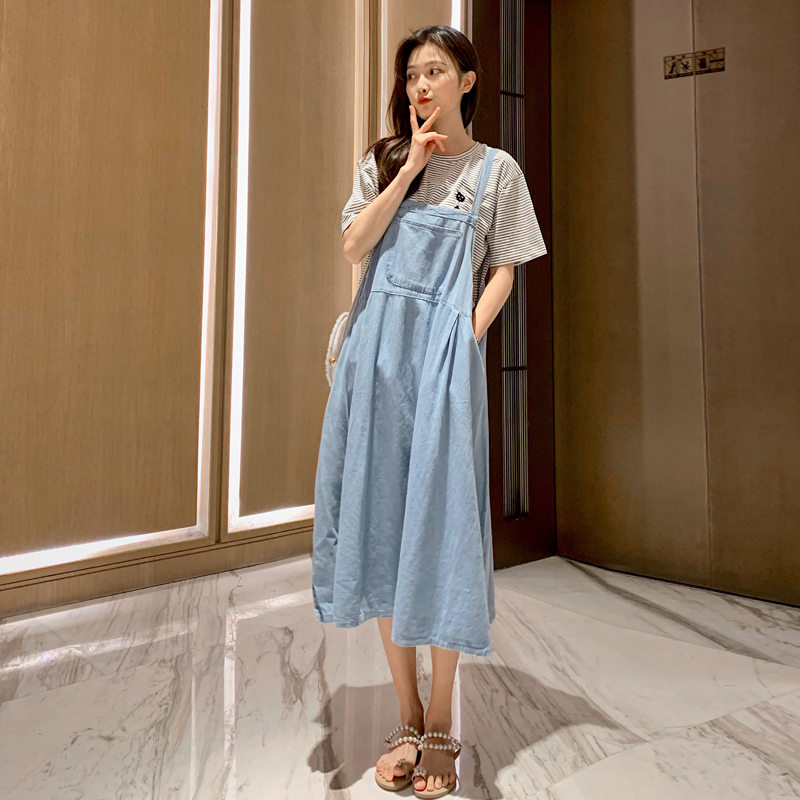 网红孕妇连衣裙2023夏装新款洋气牛仔背带M裙子时尚辣妈个性套装