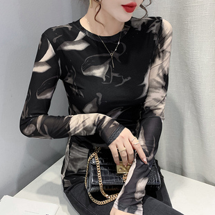 复古印染打底衫女春秋2022新款气质网纱长袖T恤紧身内搭圆领上衣