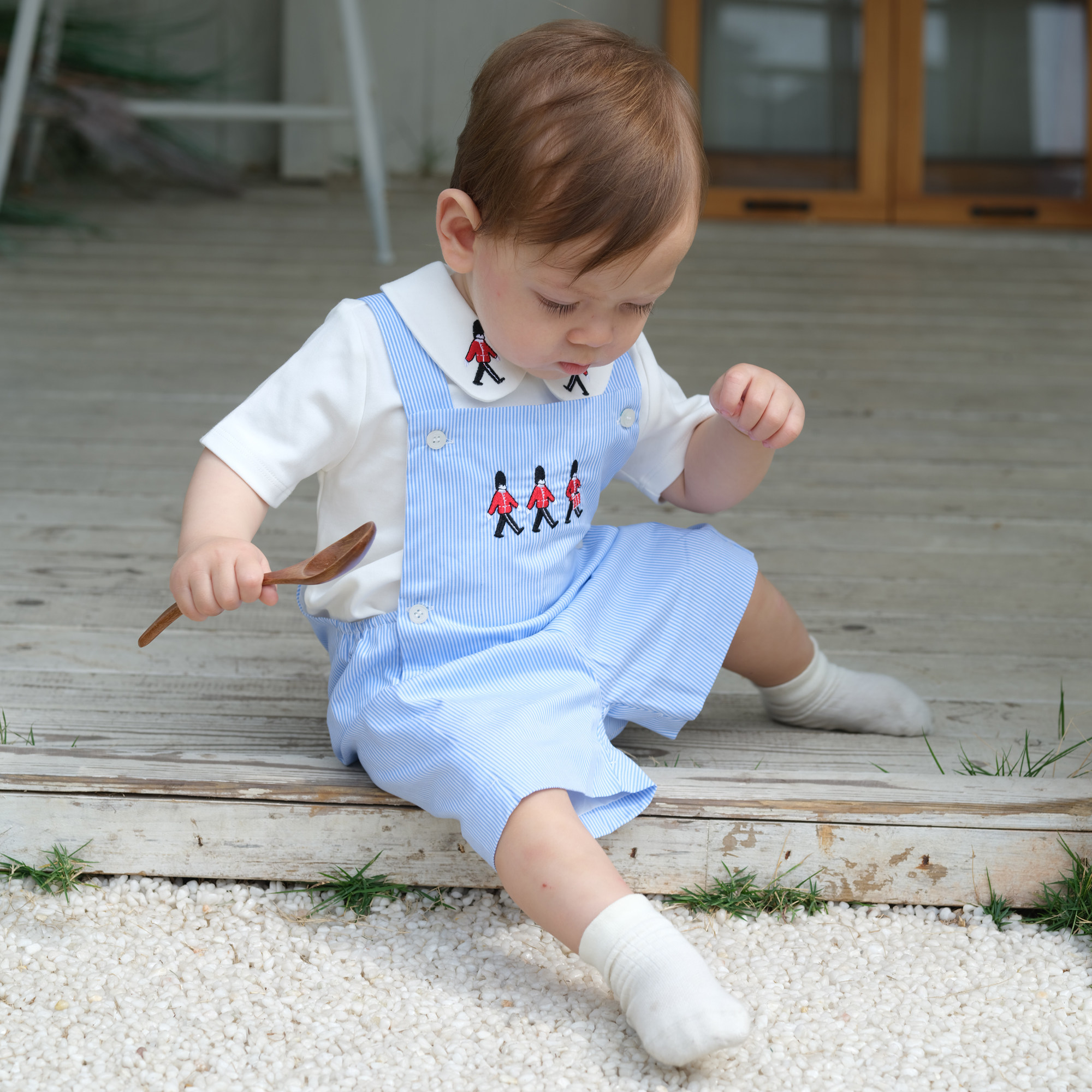 three sailors男童纯棉背心连体裤休闲英伦条纹士兵绣花背带裤夏