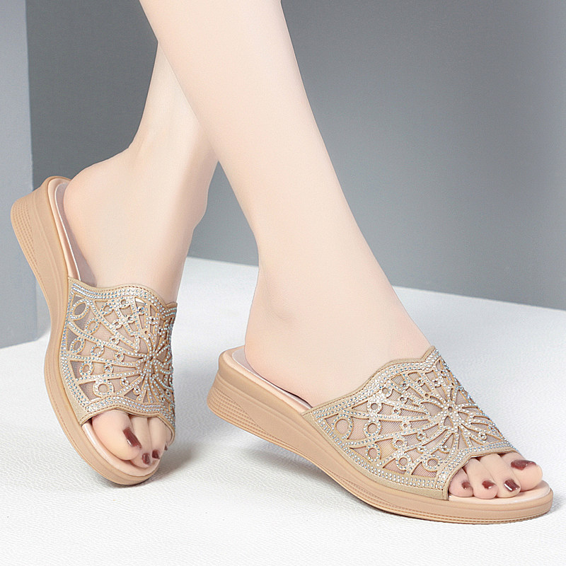坡跟中年女士拖鞋夏季外穿妈妈凉拖鞋女水K钻时尚软底防滑平底凉,女鞋,一字拖,淘宝优惠券,粉丝福利购,淘宝优惠卷