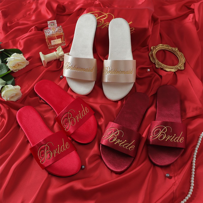刺绣结婚伴娘拖g鞋女新婚绸缎红拖鞋婚礼新娘晨袍Bride Slippers