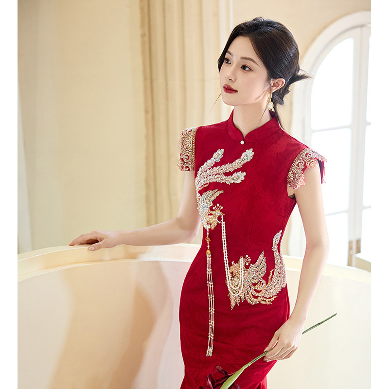 新中式红色旗袍新娘敬酒服图片