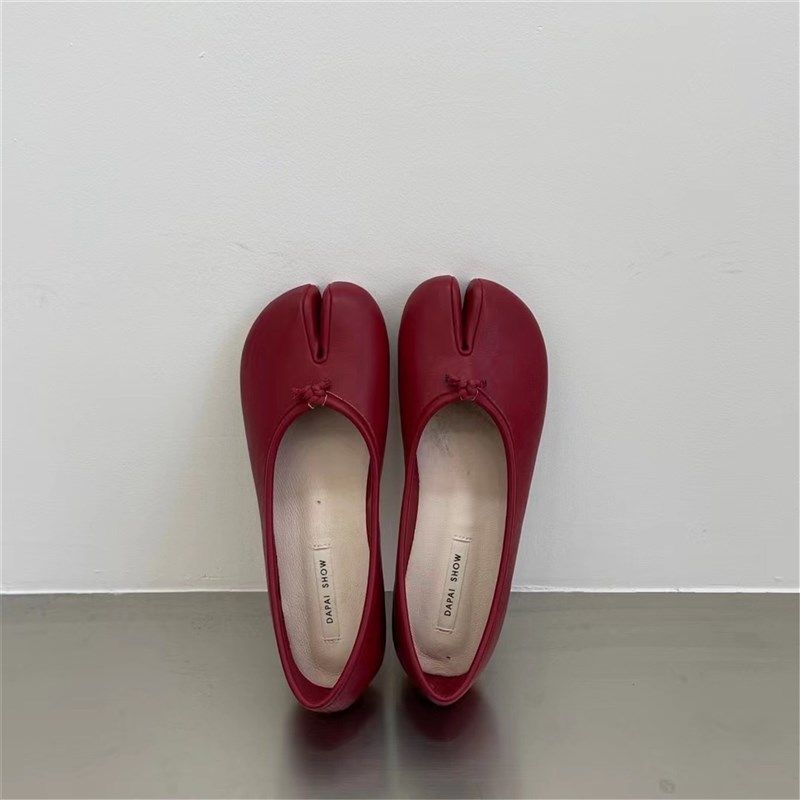 红色包鞋女平底2023年秋v季新款浅口猪蹄分趾一脚蹬软底奶奶豆豆,女鞋,浅口单鞋,淘宝优惠券,粉丝福利购,淘宝优惠卷