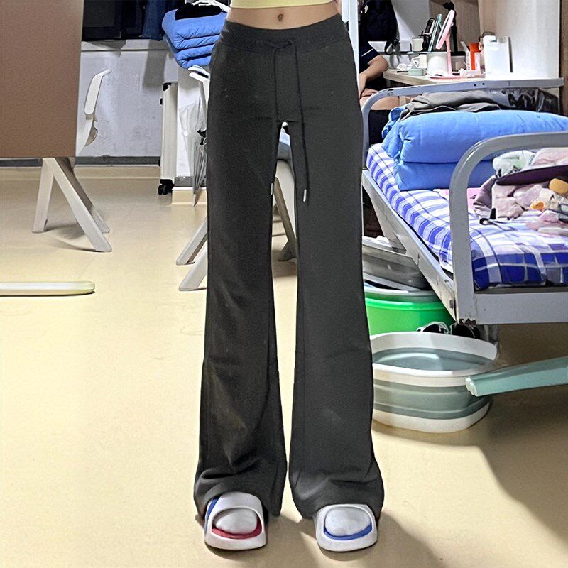 特大码女装美式学院风微喇休闲裤女胖mm显瘦遮肉裤子宽松运动卫裤