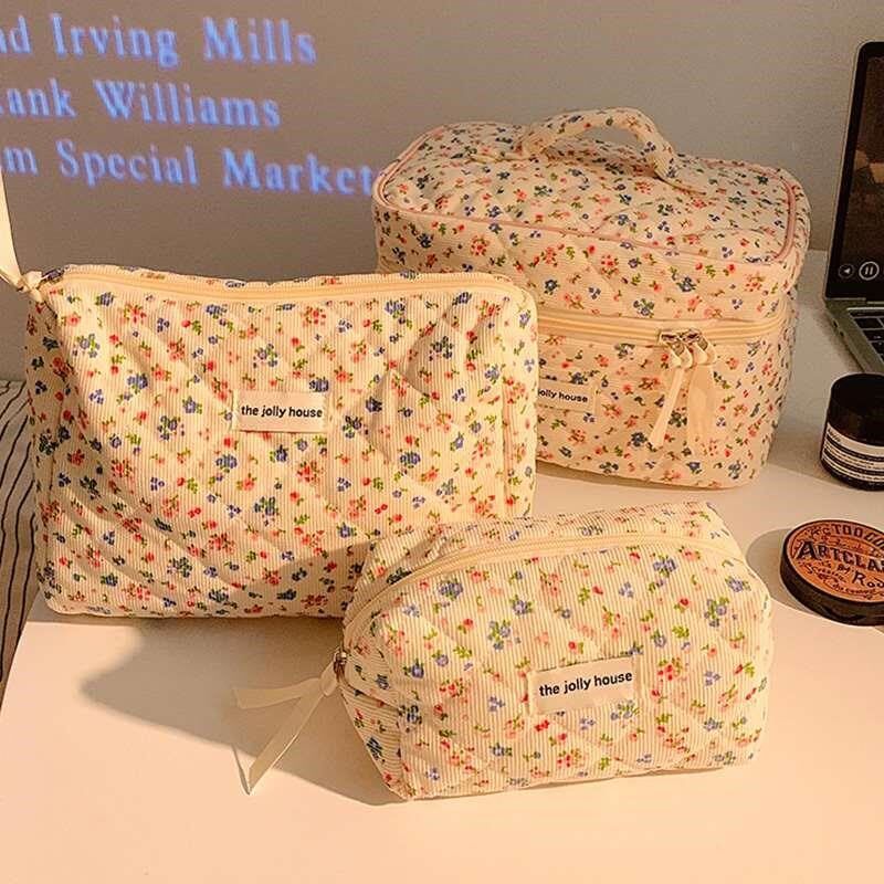 可爱化妆包女便携式大容量旅行收纳袋护肤品手提洗S漱包2024新品