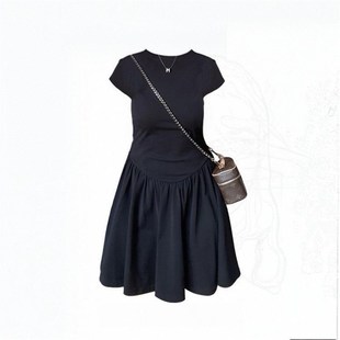 气质赫本风黑色短袖 大码 梨型身材法式 新款 连衣裙女 胖mm2f025夏季