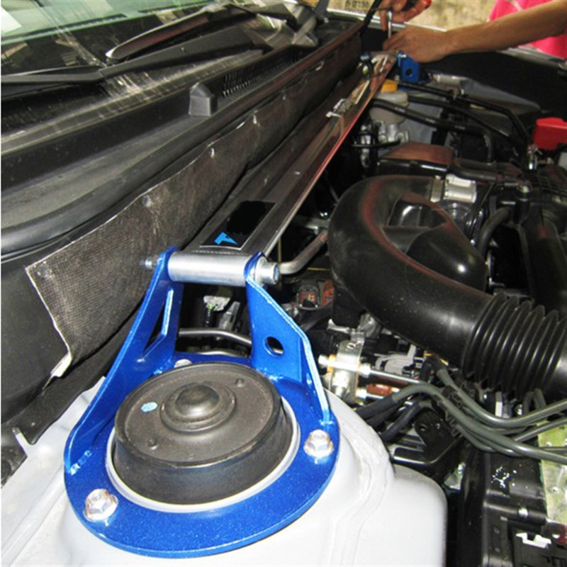 适用09-2款斯巴鲁森林人xv傲虎力狮平衡杆拉杆引擎盖改装前顶吧