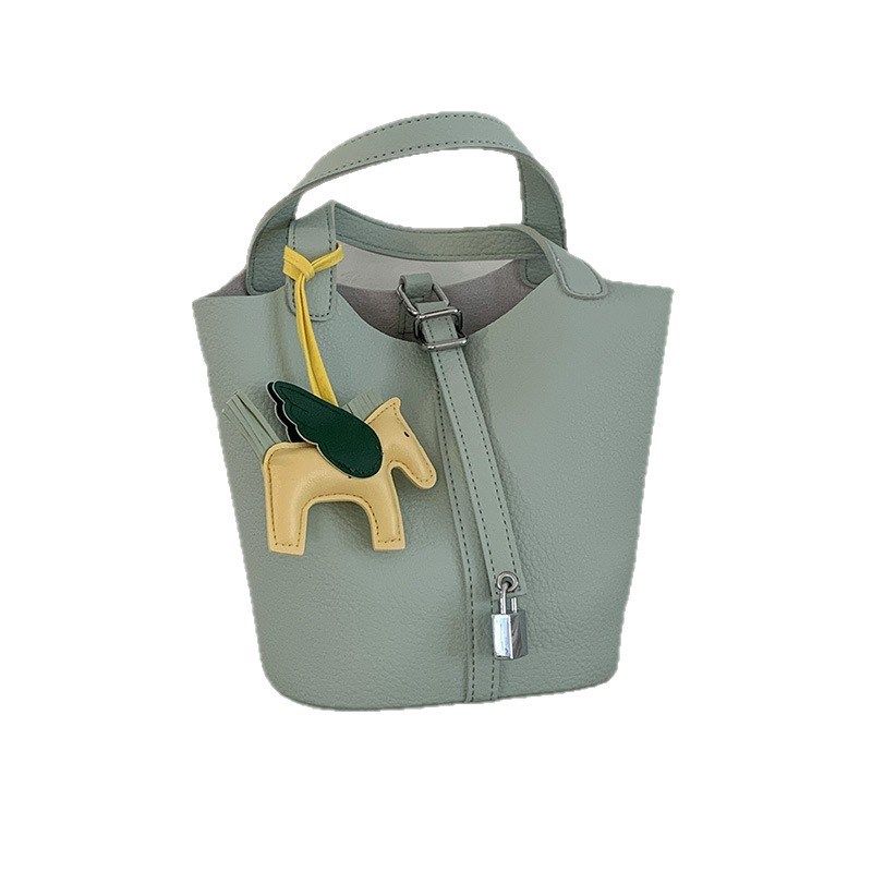 水桶包包女斜挎小包大容量20z25夏季新款小清新通勤超火单肩包,箱包皮具/热销女包/男包,水桶包,淘宝优惠券,粉丝福利购,淘宝优惠卷