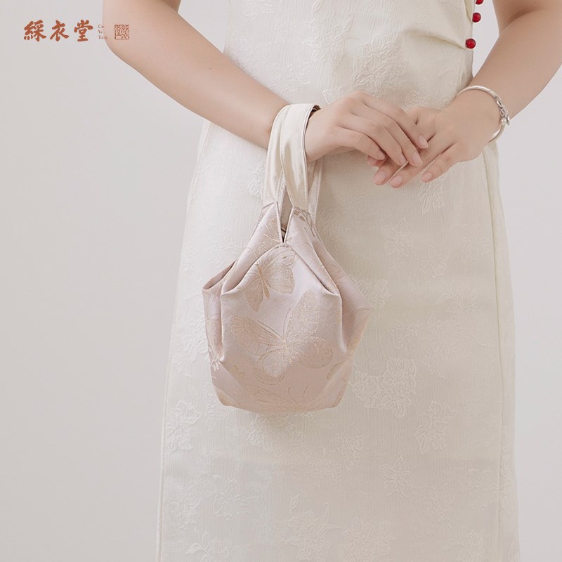 彩衣堂国风蝴蝶花苞八角手拎手提小包女手机零钱收纳遛弯汉服旗袍