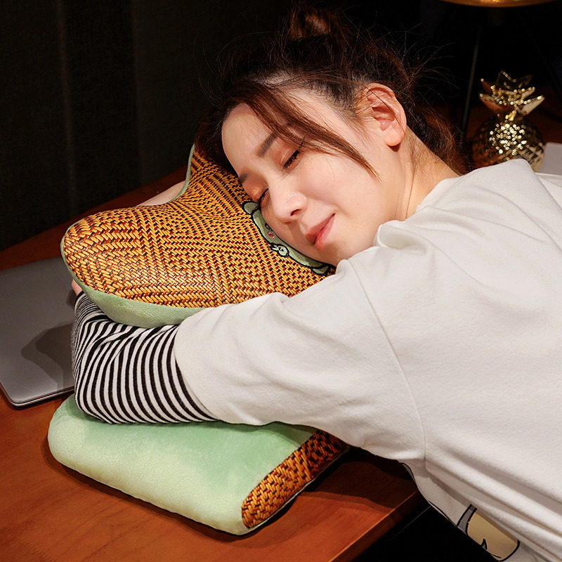 卡通凉席午睡枕头办公室午睡神器小学生午休趴桌上趴睡枕睡觉抱枕