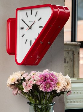 dulton金属三角挂钟墙面壁挂双面钟时钟表装饰适用咖啡馆酒吧