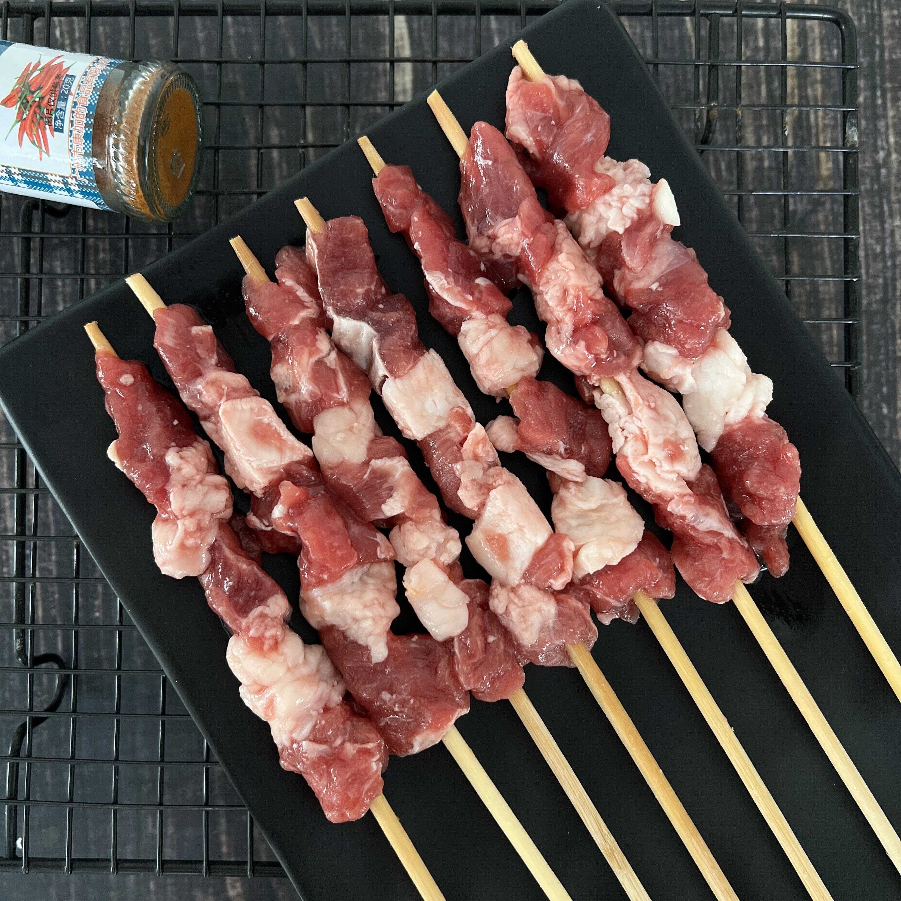 新货纯牛肉串新鲜烧烤肉串户外烧烤食材铁板串串冷冻商用半成品20