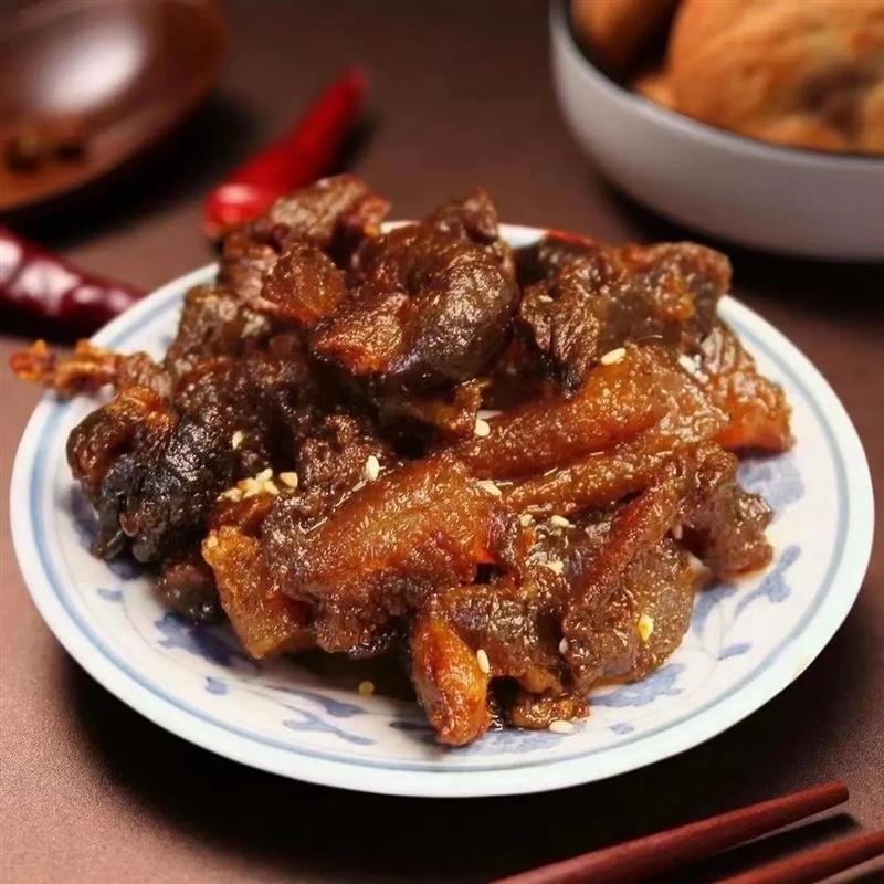 现货内蒙古牛肉筋风干牛肉粒即食边角料真空零食香辣下酒小吃筋头