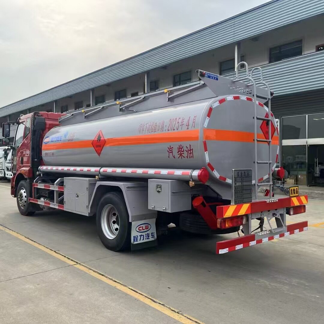 国六上户防溢漏探头油罐车
