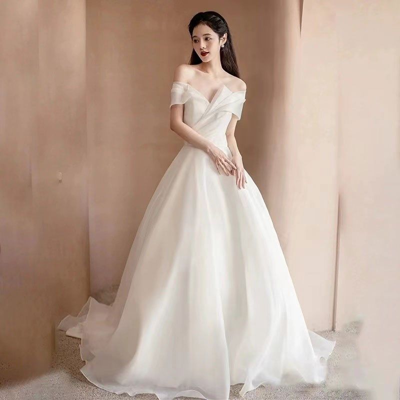 大码轻婚纱新娘2024新款胖MM一字肩抹胸小礼服高端户外旅拍出门纱