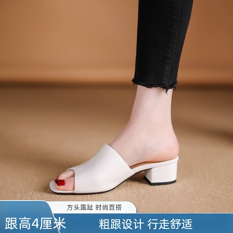 韩版白色拖鞋女真皮粗跟方头露趾一字拖舒适中跟百搭外穿大码凉拖