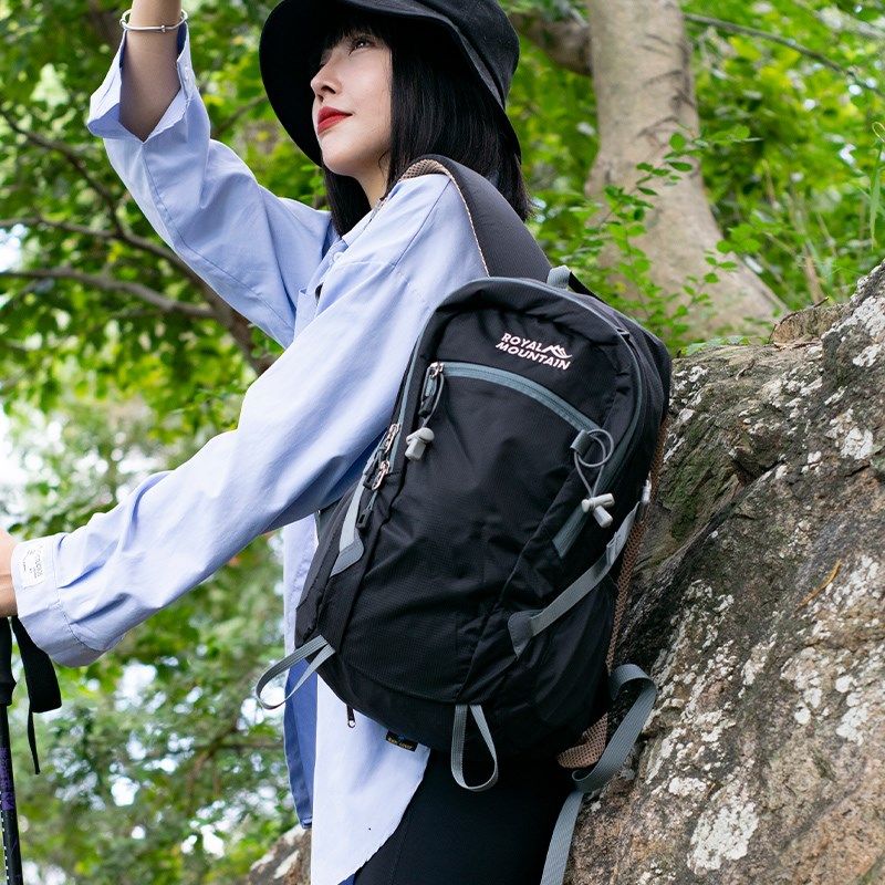 户外轻量化登山包30升大容量双肩包防水徒步旅行男女轻便爬山背包