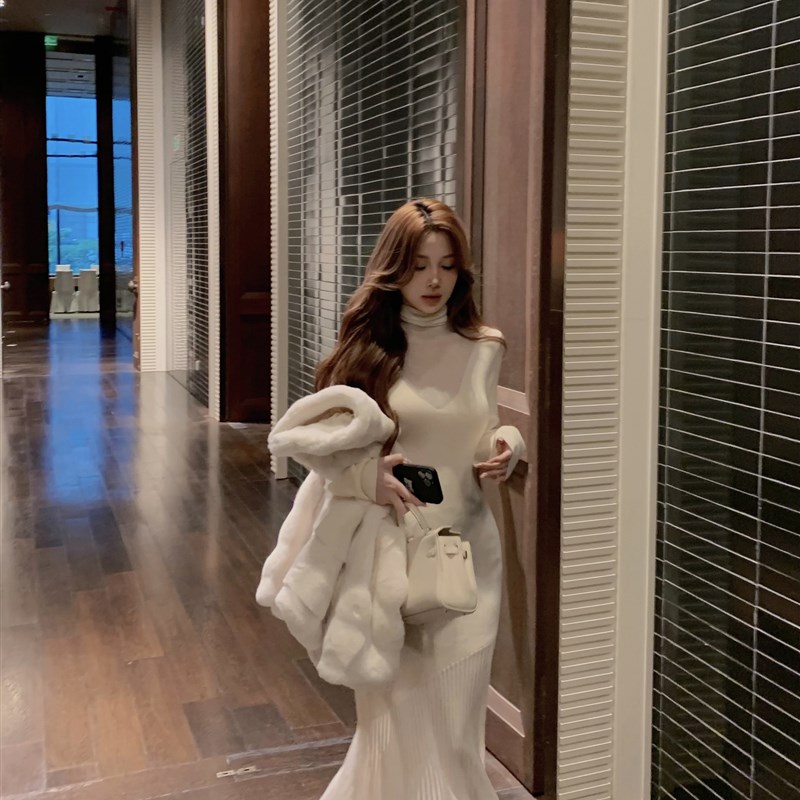 半高领针织连衣裙女秋冬季法式温柔气质裙子修身收腰包臀鱼尾长裙