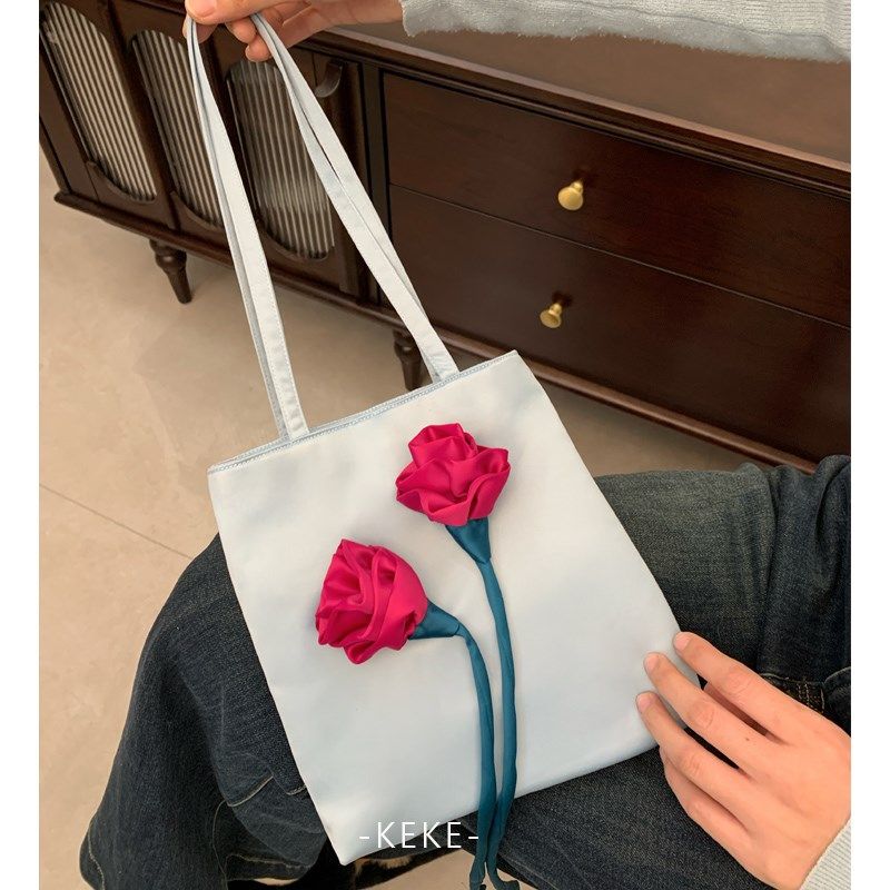 手工制作花花轻i便百搭缎面手提袋高级质感2024秋腋下包包立体玫,箱包皮具/热销女包/男包,小方包,淘宝优惠券,粉丝福利购,淘宝优惠卷