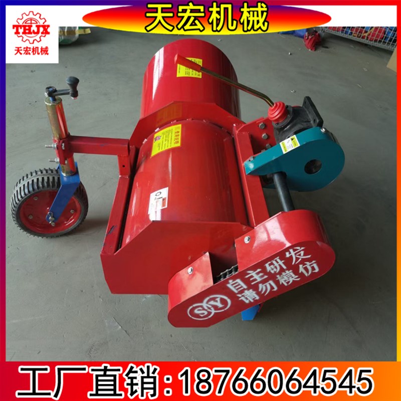 手扶拖拉机带葡萄埋藤机 葡w萄越冬培土机 葡萄园开沟覆土机器三