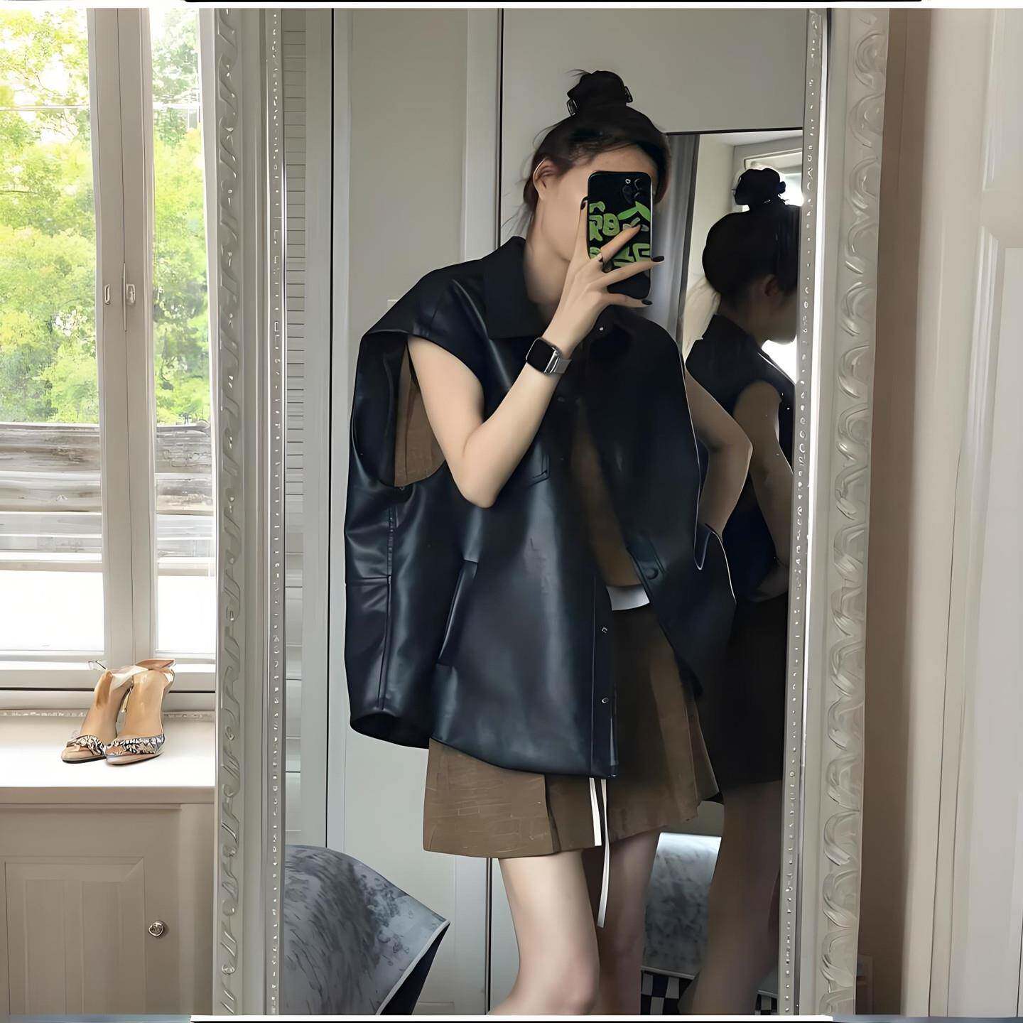 新品时尚简约皮马甲女秋季2026新款宽松中长款马夹休闲设计师坎肩