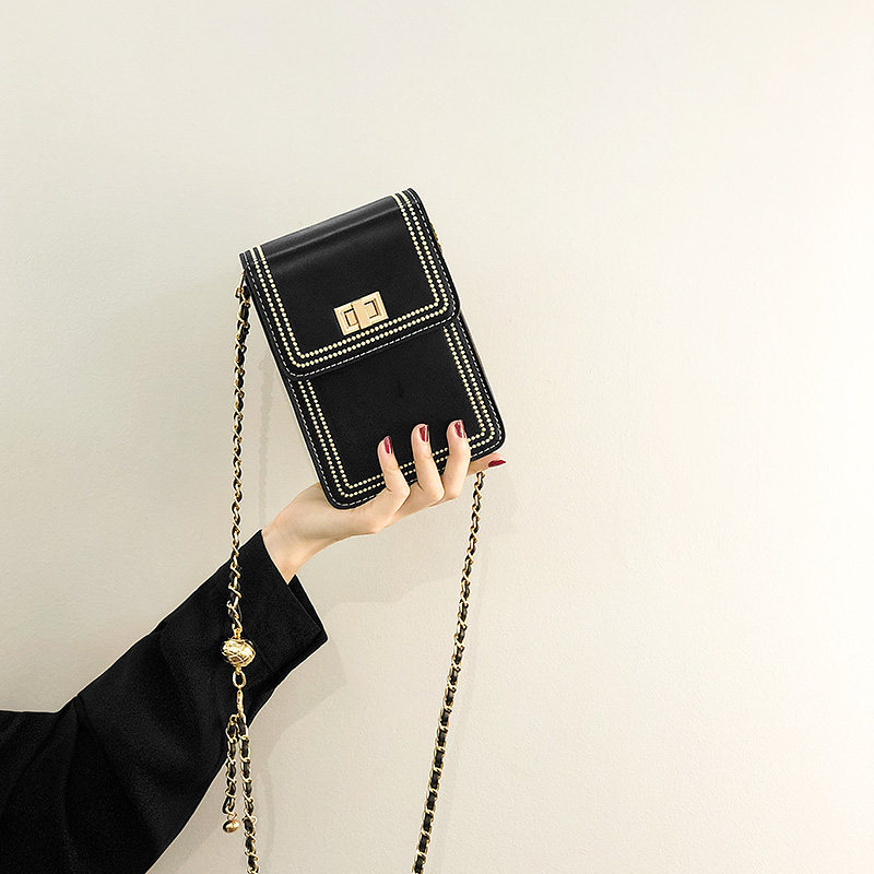 放手机小包d包女百搭2021秋冬新款潮小众链条斜挎小包高级感手机