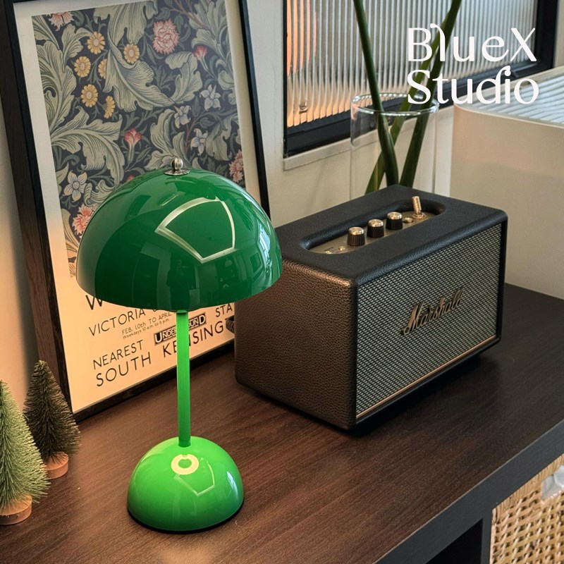 丹麦复古花苞台灯包豪斯北欧设计师氛围无线充电卧室床头灯小台灯