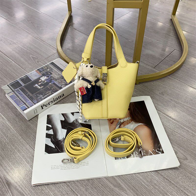 2025新d款时尚荔枝纹软皮菜篮子水桶包简约锁扣手提包休闲单肩斜,箱包皮具/热销女包/男包,水桶包,淘宝优惠券,粉丝福利购,淘宝优惠卷